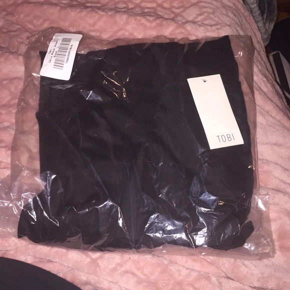 NWT Tobi Black Skater Dress - Picture 4 of 6